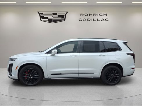 Certified 2024 Cadillac XT6 Sport w/ LPO, ONYX Package image 2