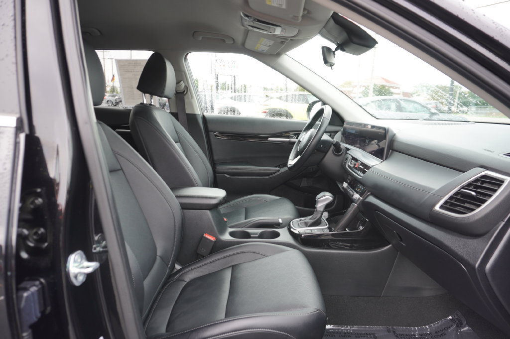 Used 2025 Kia Seltos EX AWD/4WD image 28