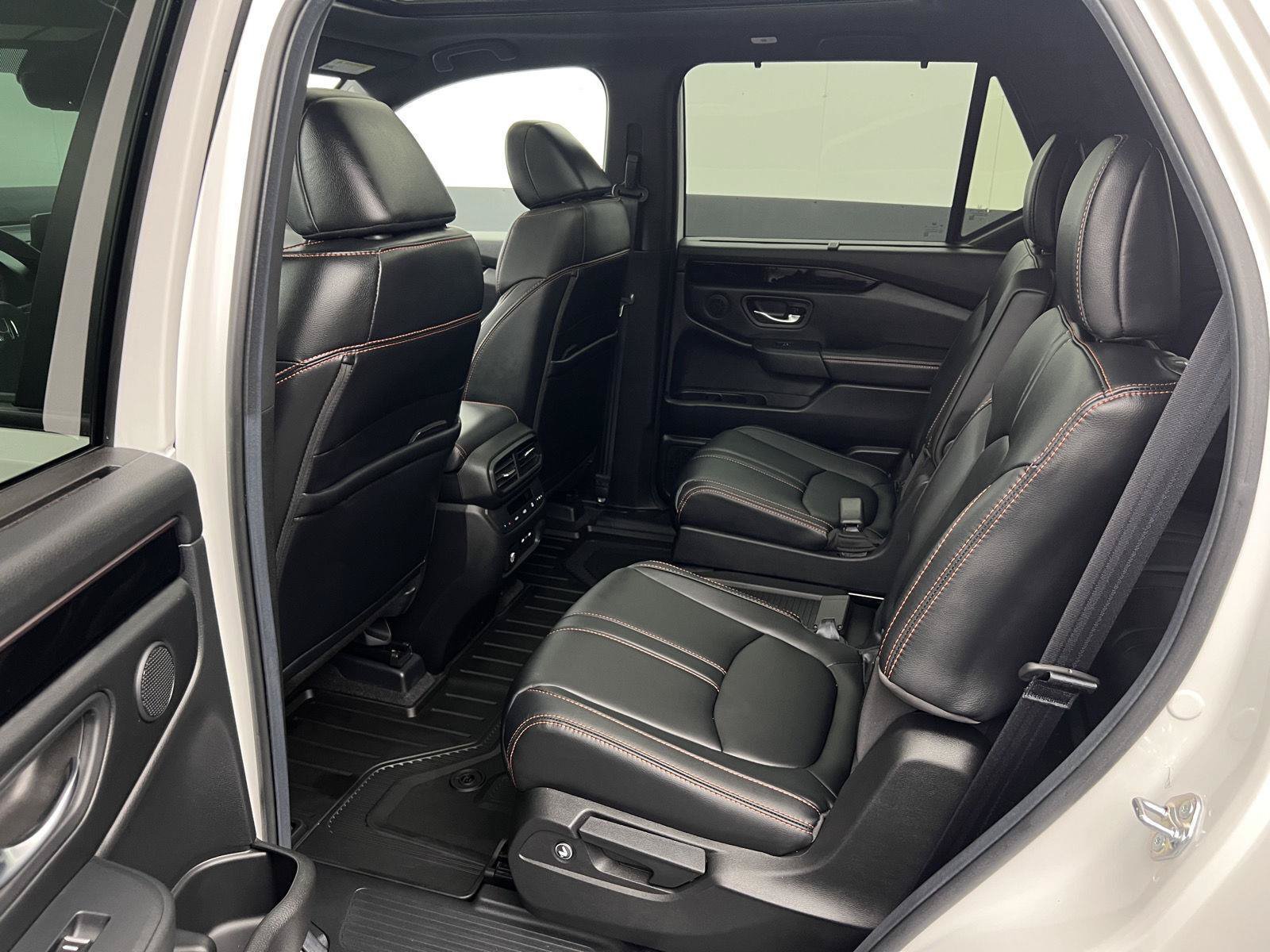 Certified 2025 Honda Pilot TrailSport image 19