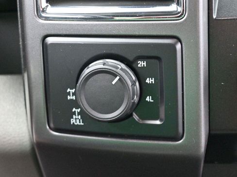 Used 2015 Ford F150 XLT w/ Equipment Group 302A Luxury AWD/4WD image 24