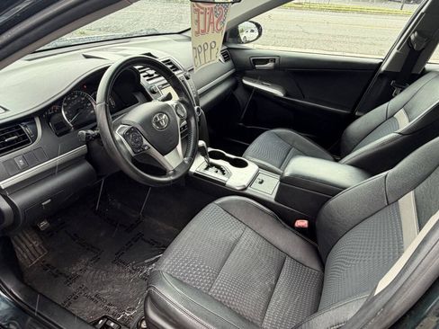 Used 2014 Toyota Camry SE FWD image 9