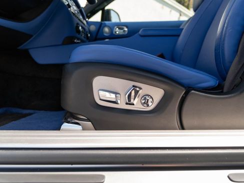Used 2020 Rolls-Royce Wraith RWD image 9