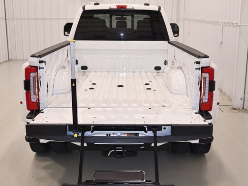 New 2026 Ford F450 Platinum w/ FX4 Off-Road Package AWD/4WD image 36