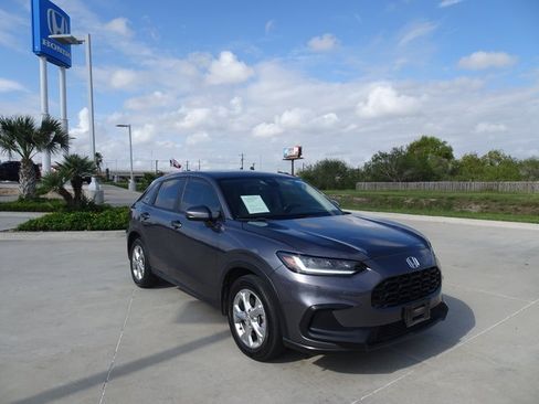 Used 2023 Honda HR-V LX image 3