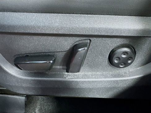 Used 2023 INFINITI QX50 Sensory image 20