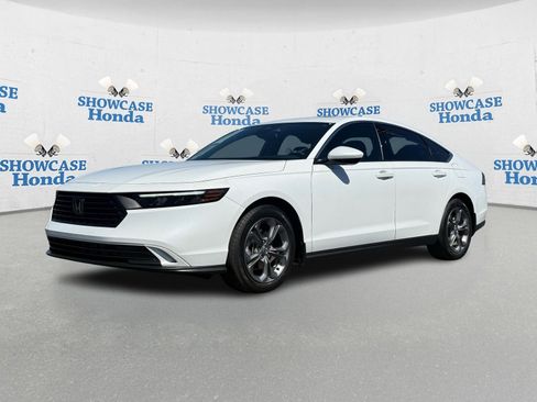Used 2024 Honda Accord EX image 2