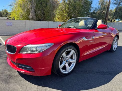 Used 2014 BMW Z4 sDrive28i image 2