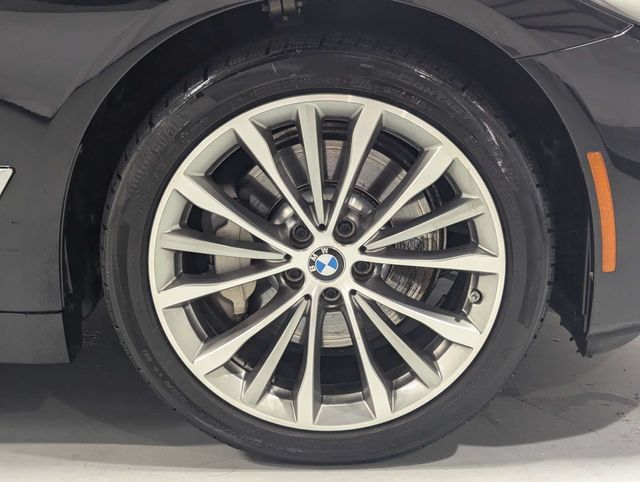 Used 2023 BMW 530i w/ Convenience Package RWD image 29