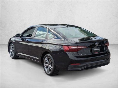 Used 2024 Volkswagen Jetta SE image 8