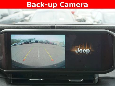 Used 2024 Jeep Wrangler Unlimited AWD/4WD image 8