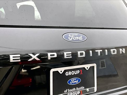 Used 2025 Ford Expedition Active image 9