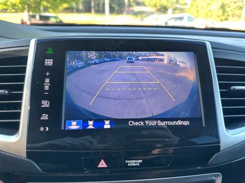 Used 2016 Honda Pilot Touring image 20