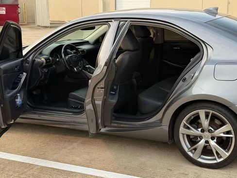 Used 2016 Lexus IS 200t RWD image 11
