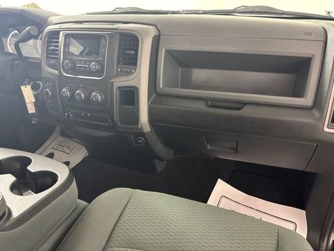 Used 2018 RAM 1500 ST w/ SXT Appearance Group AWD/4WD image 33