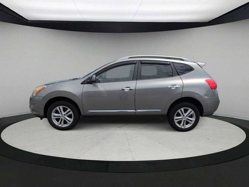 Used 2013 Nissan Rogue SV FWD image 5