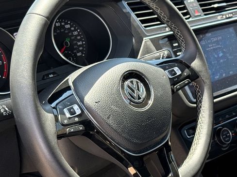 Used 2021 Volkswagen Tiguan SE w/ Panoramic Sunroof Package AWD/4WD image 25