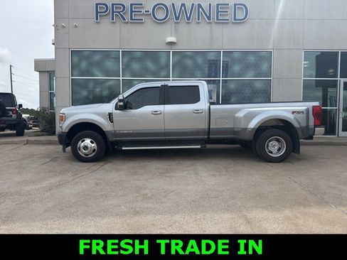 Used 2022 Ford F350 Lariat w/ Lariat Value Package image 1