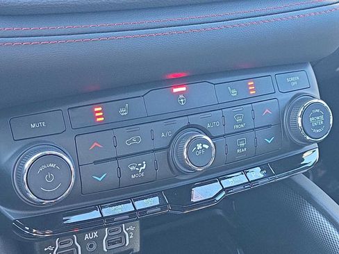 Certified 2025 Dodge Durango R/T w/ Trailer Tow Group IV image 30