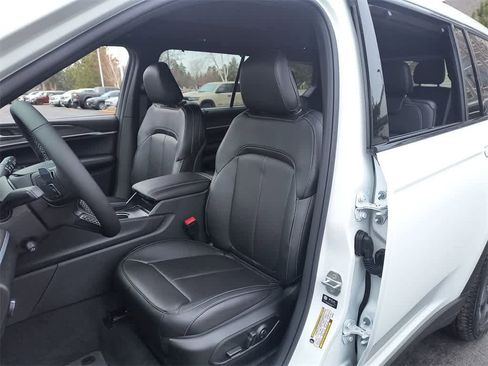 New 2025 Jeep Grand Cherokee L Limited image 11