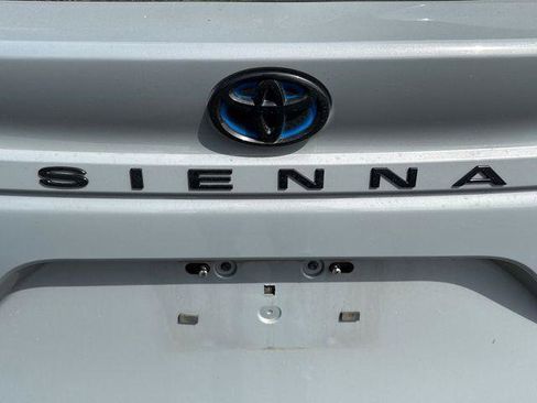 Certified 2025 Toyota Sienna XLE Woodland Edition AWD/4WD image 20