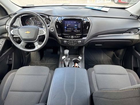 Used 2021 Chevrolet Traverse LT image 23