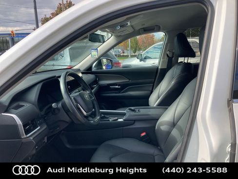 Used 2024 Toyota Grand Highlander XLE image 9