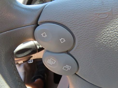 Used 2006 Mercedes-Benz SL 500 image 28