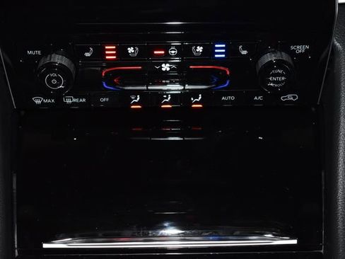 New 2025 Jeep Grand Cherokee L Limited w/ Luxury Tech Group II image 17