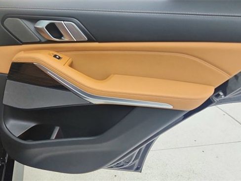 Used 2025 BMW X5 sDrive40i w/ M Sport Package image 29