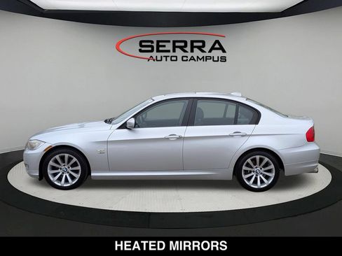 Used 2011 BMW 328i xDrive Sedan AWD/4WD image 9