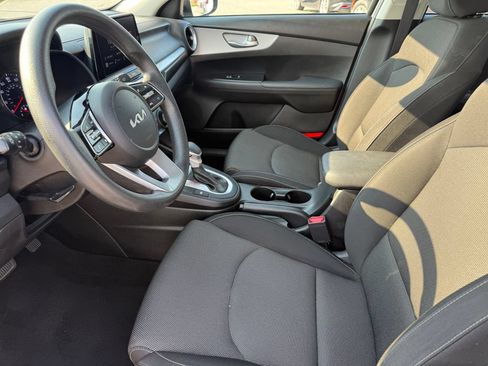 Used 2024 Kia Forte LXS FWD image 4