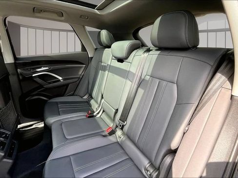 Used 2025 Audi Q5 Premium w/ Convenience Package AWD/4WD image 22