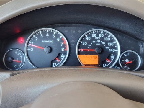 Used 2014 Nissan Frontier SL image 15