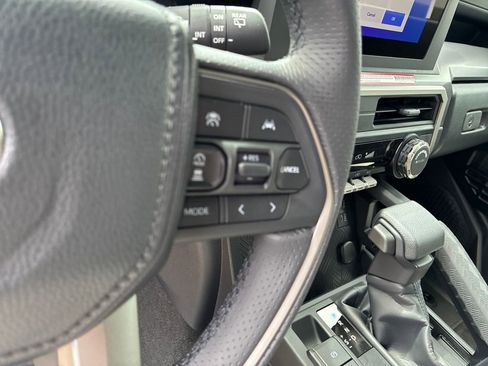 New 2026 Toyota 4Runner SR5 AWD/4WD image 24