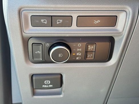 Used 2022 Ford F150 XLT w/ Equipment Group 302A High image 16