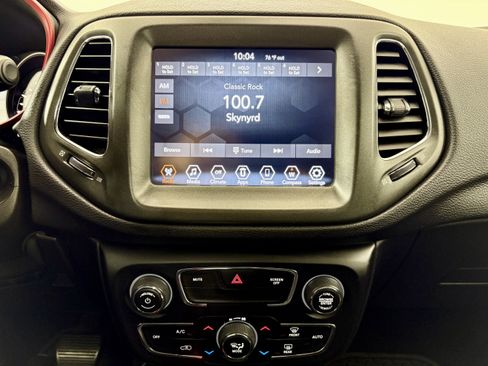 Used 2020 Jeep Compass Trailhawk image 18