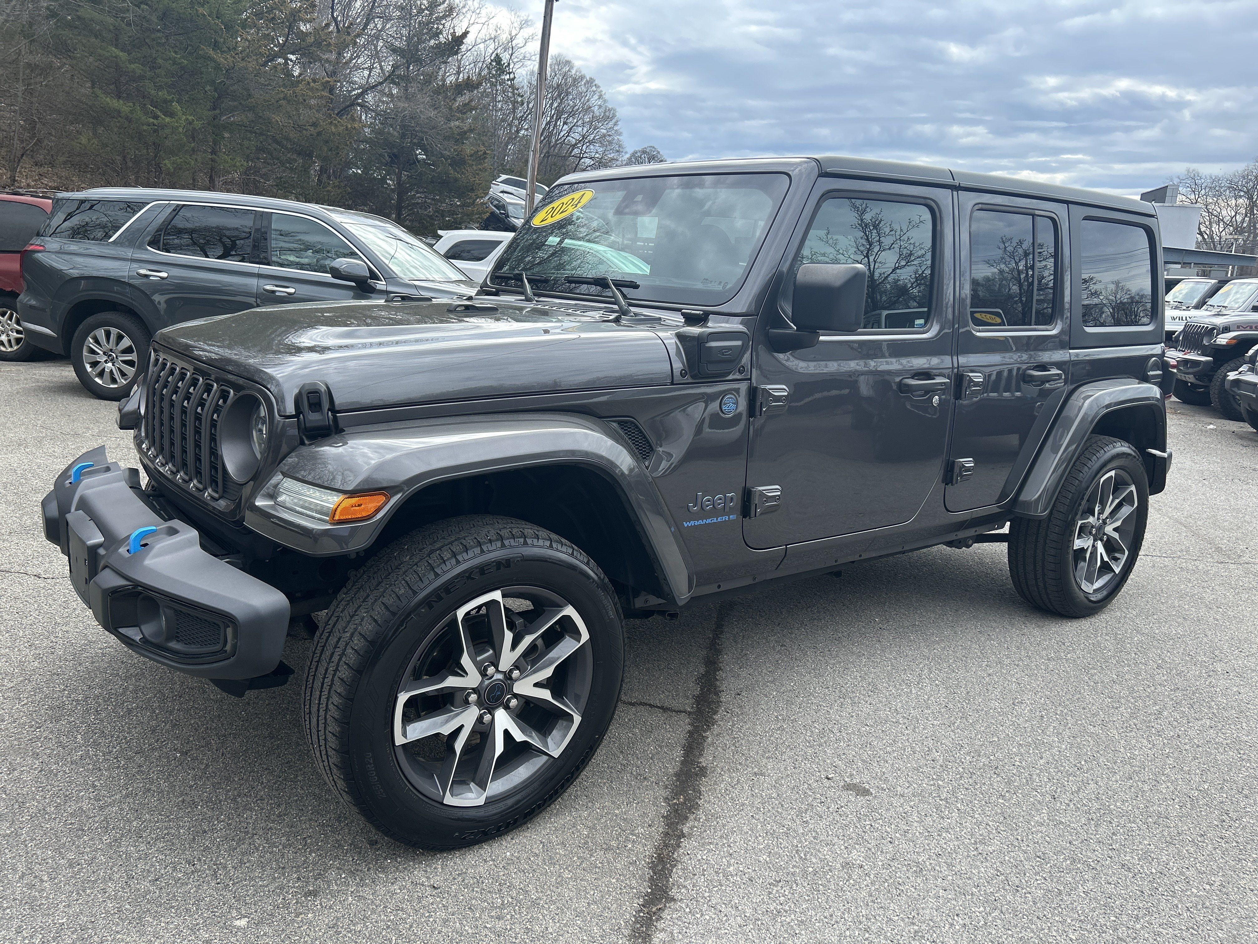 Used 2024 Jeep Wrangler Sport S w/ Convenience Group AWD/4WD image 2