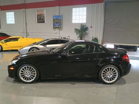Used 2011 Mercedes-Benz SLK 300 image 50