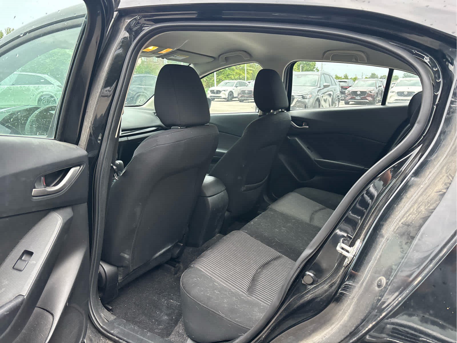 Used 2016 MAZDA MAZDA3 i Sport w/ Preferred Equipment Package FWD image 5