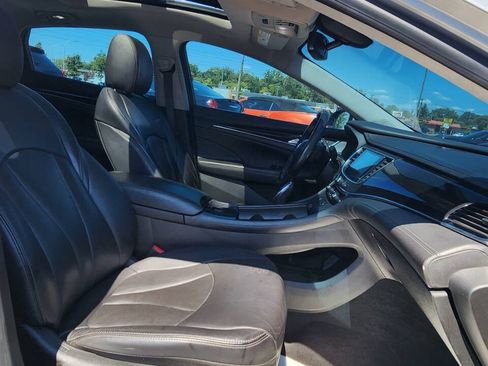 Used 2018 Buick LaCrosse Essence w/ Sun and Shade Package FWD image 17