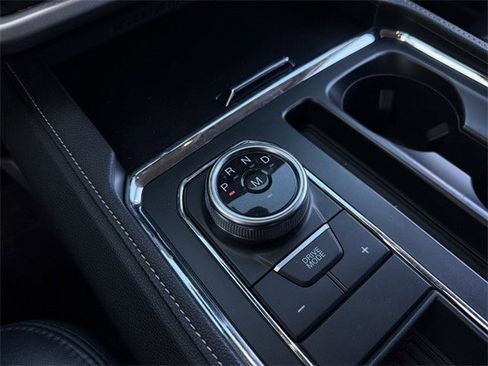 Used 2022 Ford Expedition XLT image 21