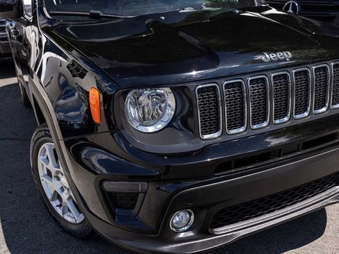 Used 2019 Jeep Renegade Latitude w/ Cold Weather Group AWD/4WD image 30