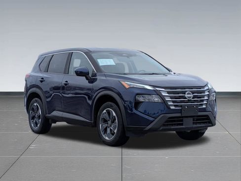 Used 2025 Nissan Rogue SV image 8