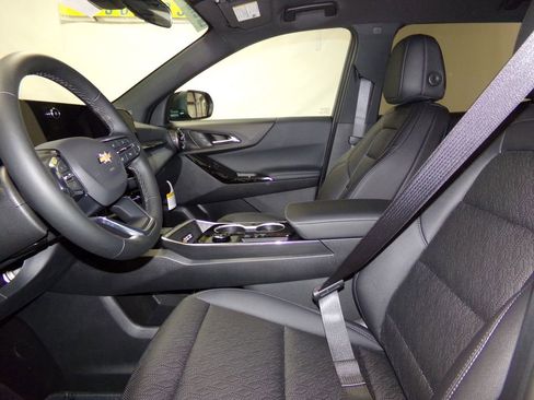 New 2026 Chevrolet Equinox LT w/ Convenience Package II image 16