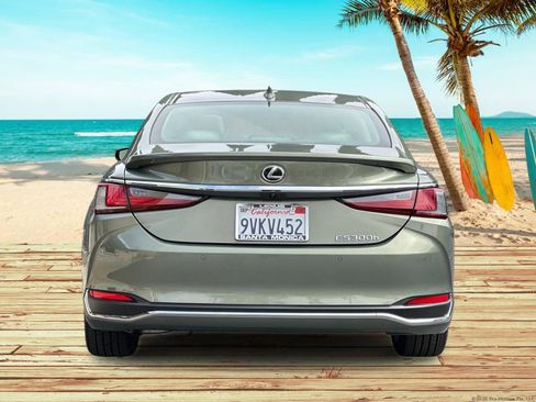 Used 2025 Lexus ES 300h w/ Premium Package image 5