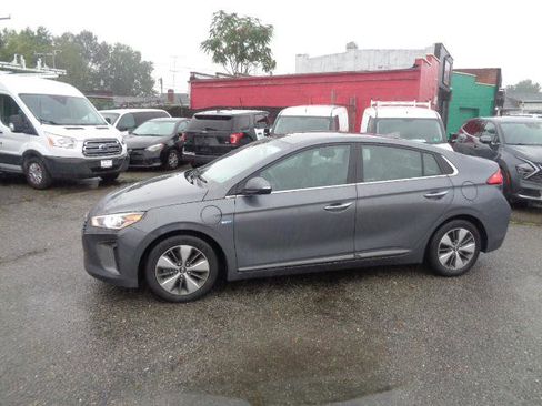 Used 2018 Hyundai Ioniq Limited image 9