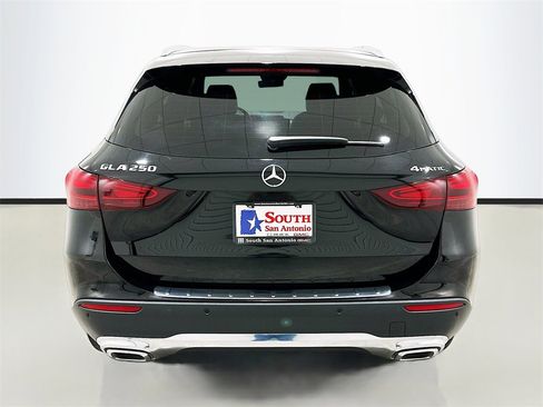 Used 2024 Mercedes-Benz GLA 250 4MATIC image 6