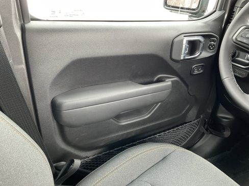 New 2026 Jeep Gladiator Sport image 17