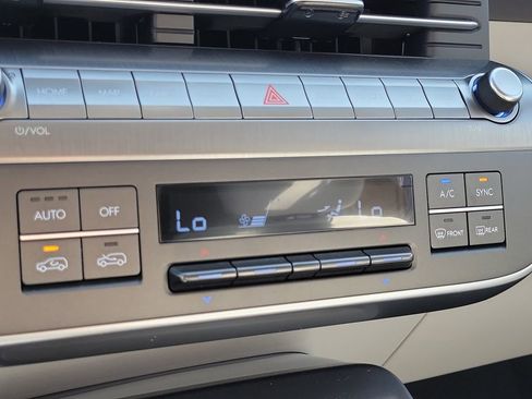 Used 2024 Hyundai Kona SEL w/ Convenience Package image 23