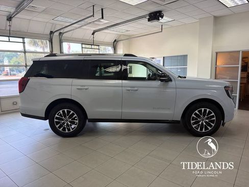 Certified 2025 Ford Expedition Platinum AWD/4WD image 10